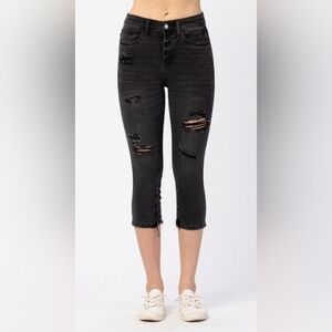 Judy Blue Remi High Waisted Distressed Skinny Fit Capri